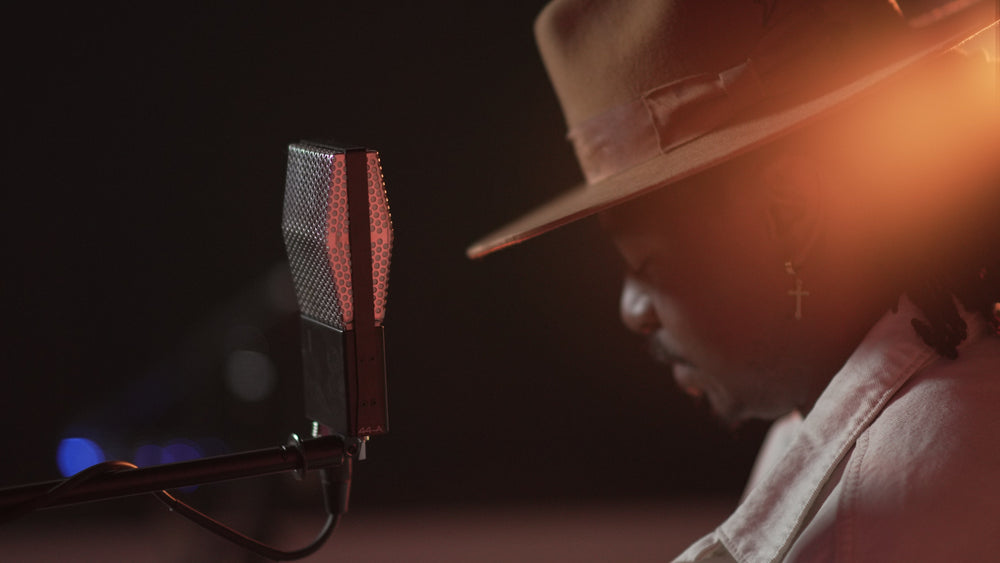 Cloud 44-A Ribbon Mic studio view