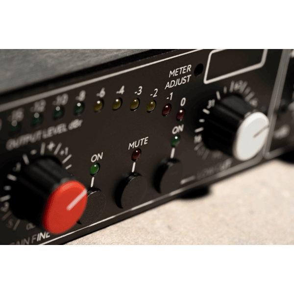 Lakepeople mic amp f355 close up view